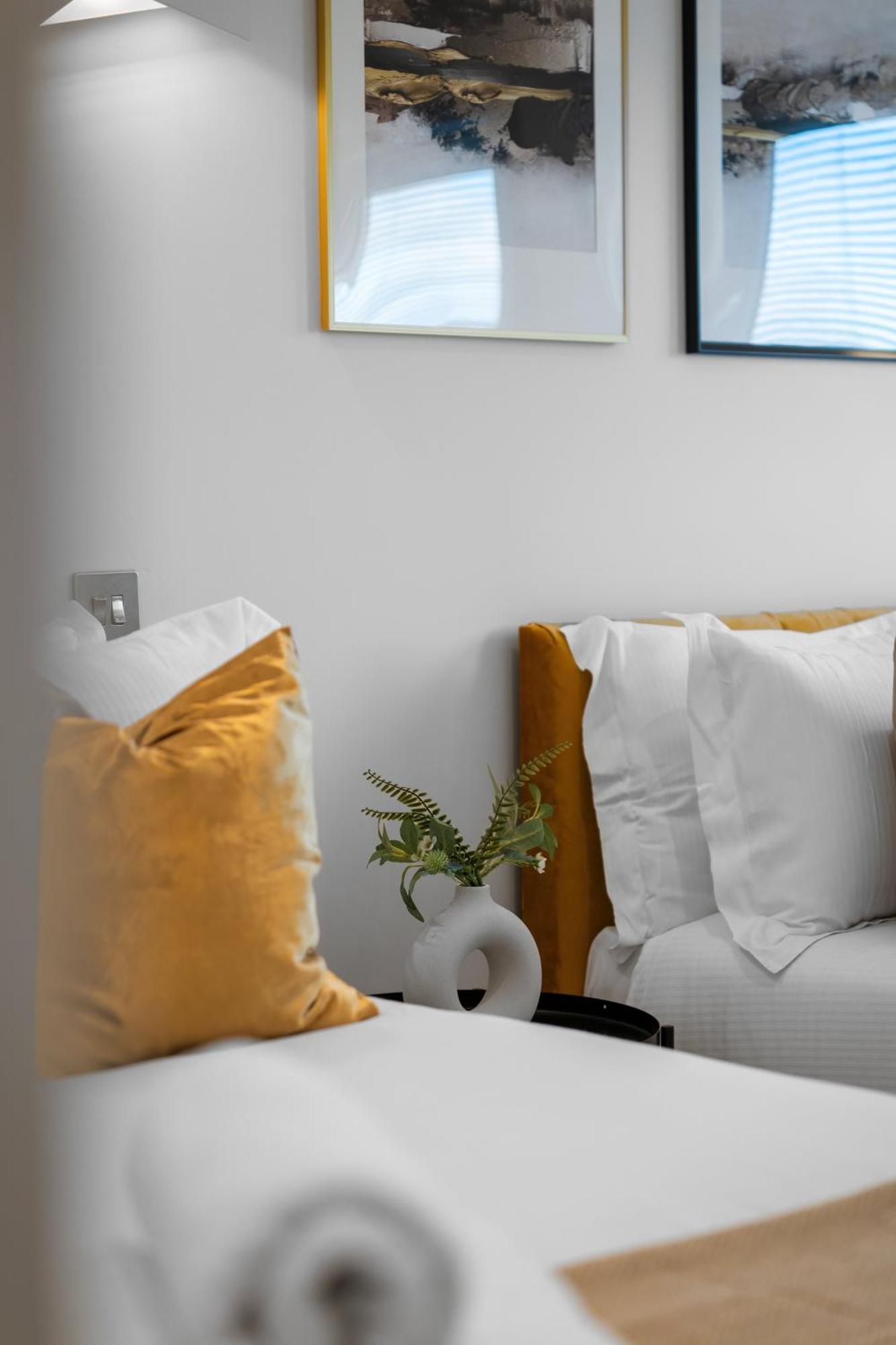 Modern & Stylish Apartments Didcot With Free Wifi Exterior photo