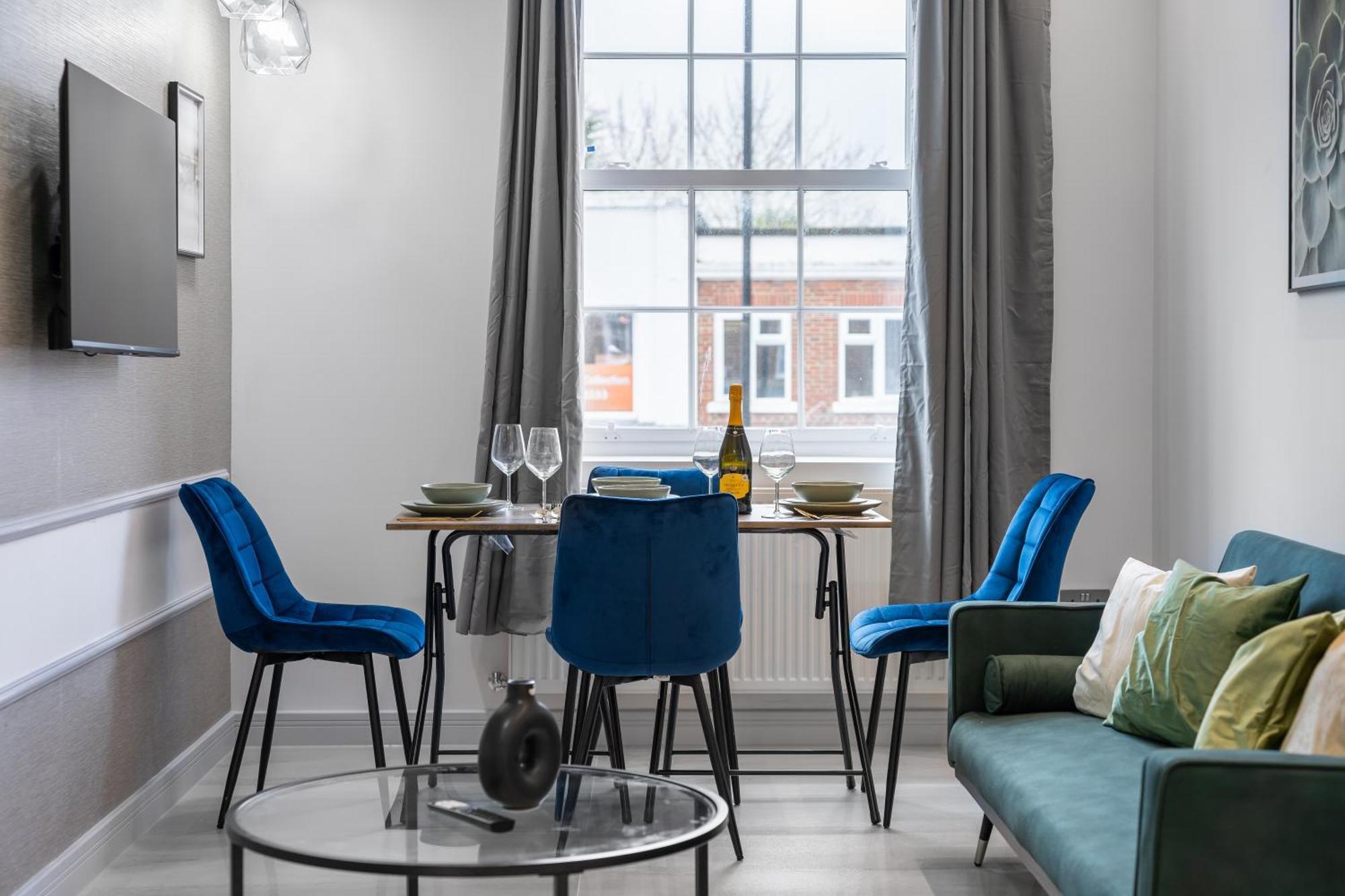 Modern & Stylish Apartments Didcot With Free Wifi Exterior photo