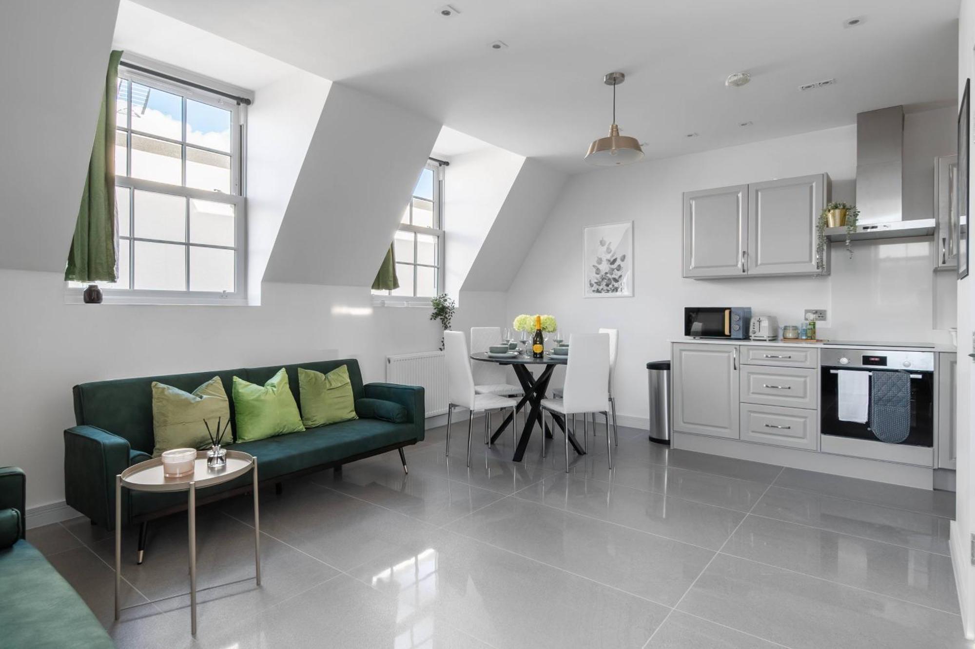Modern & Stylish Apartments Didcot With Free Wifi Exterior photo